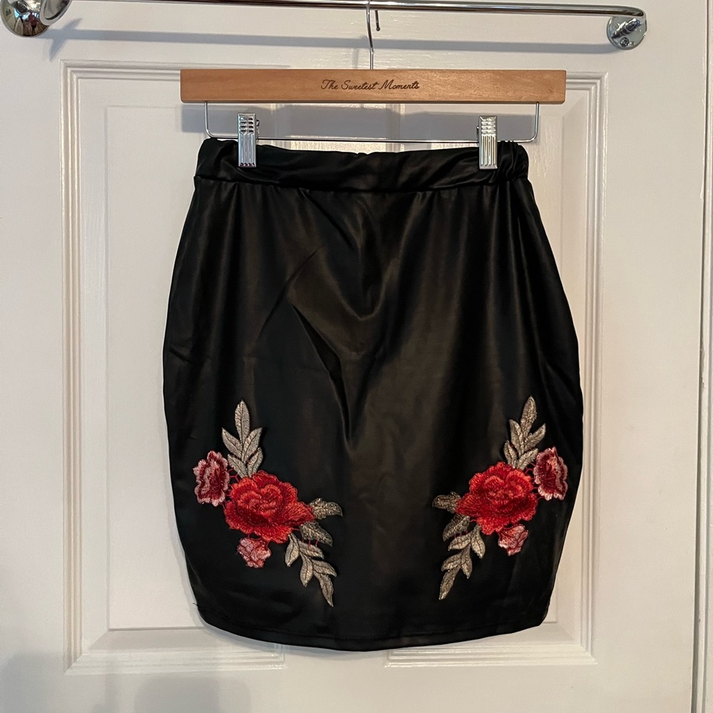 Forever 21 skirt faux leather with floral embroidery